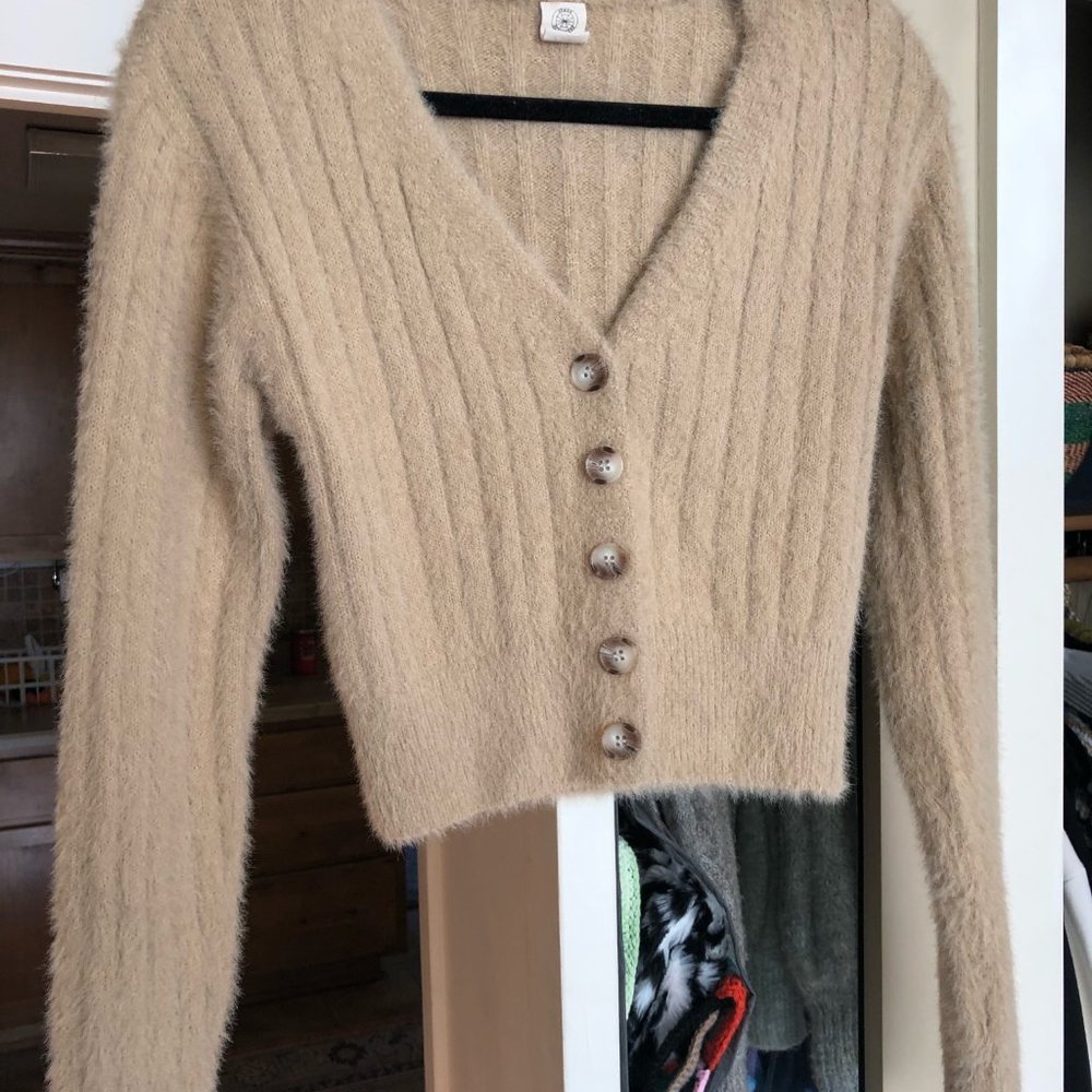 Beige cropped fuzzy cardigan UO - small, never worn